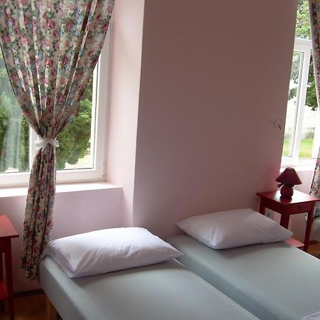 Phara Hostel Gdinj Екстер'єр фото