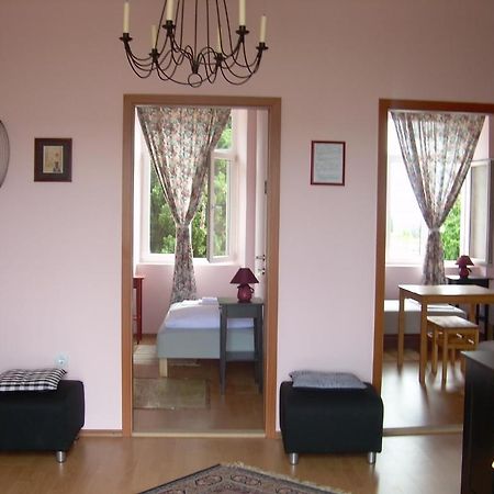Phara Hostel Gdinj Екстер'єр фото