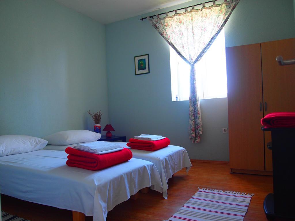 Phara Hostel Gdinj Екстер'єр фото