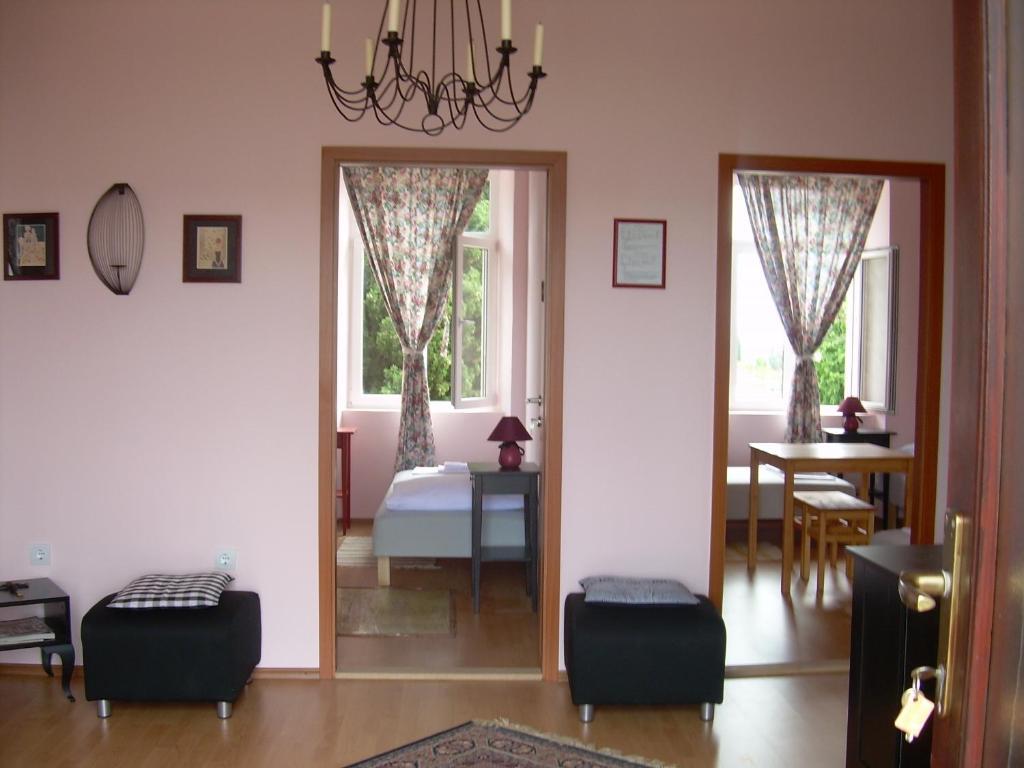 Phara Hostel Gdinj Екстер'єр фото