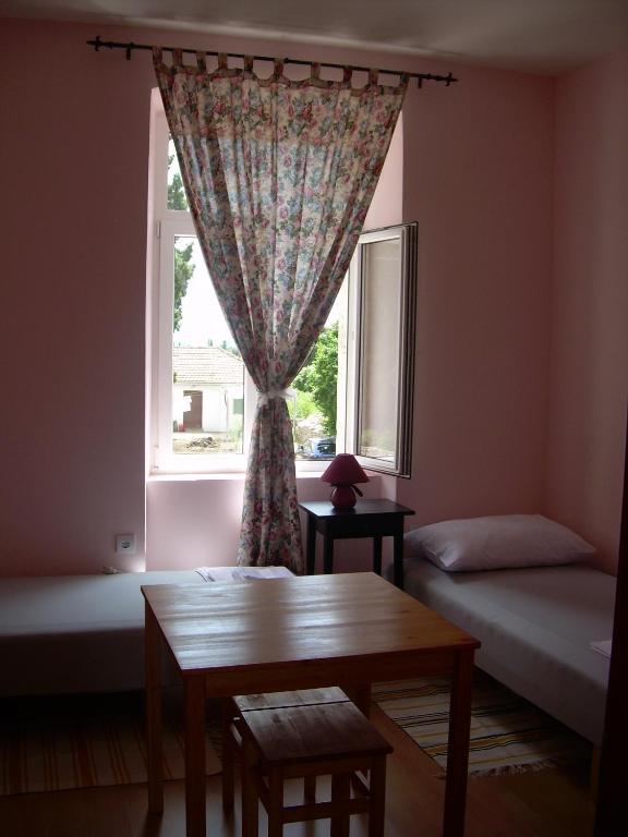 Phara Hostel Gdinj Номер фото